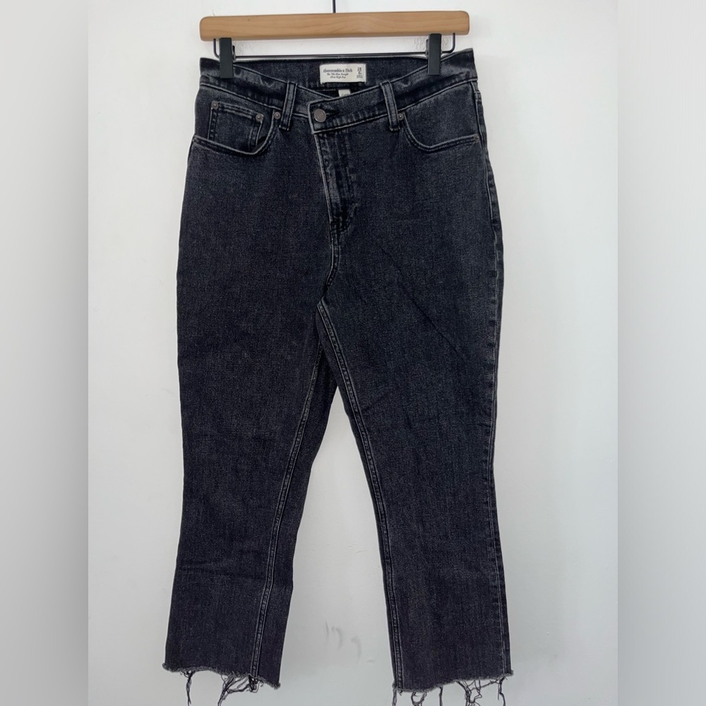 Abercrombie & Fitch High-Rise Wide Leg Jeans - Washed Black - Picture 2 of 8